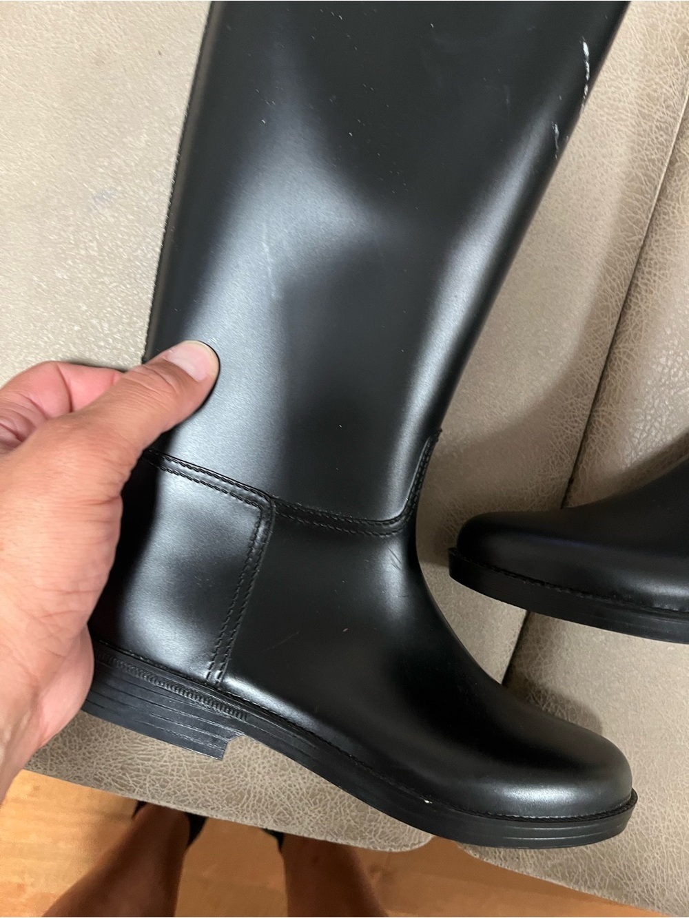 Black Women's Tall Rain Boots us size is like 6 - Picture 5 of 11